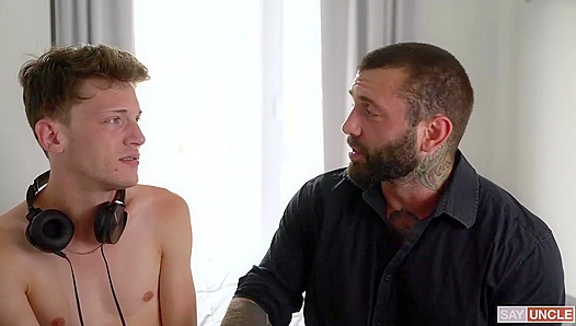 Markus Kage Claims Edward Terrants Tight Hole – Hot Stepdad Domination – SteamyGayMoments