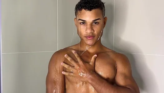 Moaning Through Muscle Heat: Beisels Intense Solo Gym Session – Hot Gay Porn