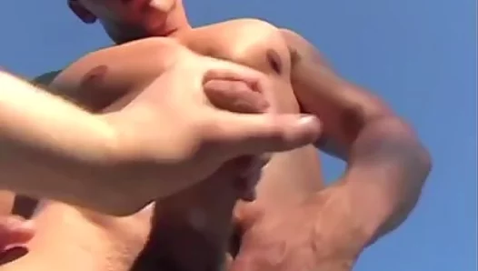 Hard Muscle Hunk Gets Off Rubbing One Outdoors – Hot BJ Session – XclusiveTube 18+