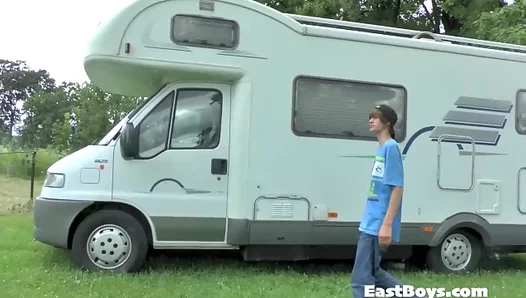Adorable 18YO Twink Masturbates in Public — Daring Exhibitionist Thrills – GayPornoHub 18+