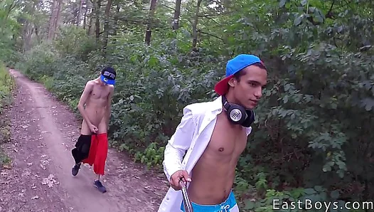 Sun-Kissed Fun: Hot Twink Adventures by the Shore – AdorableTwinks 18+