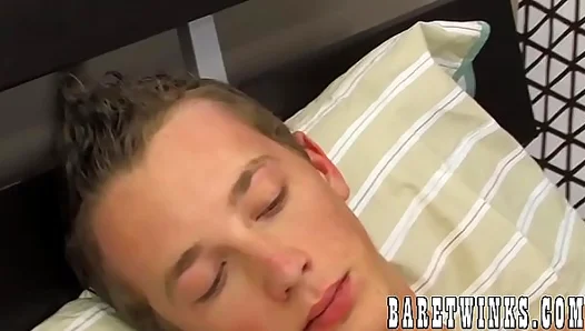 Hot Hung Teens Share Deep Throat Action Then Go Raw – 18+