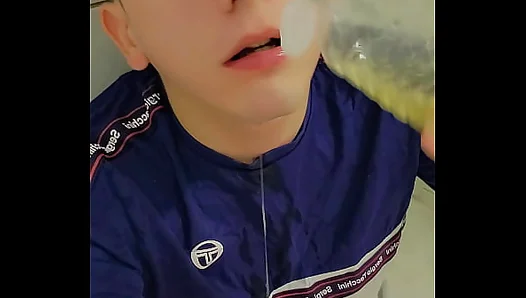 Curious Teen Dives into Solo Adventures with Pee Play – HotYoungGuy 18+