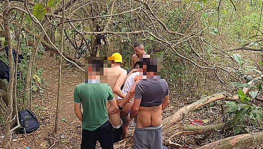 Sun-Drenched Park Fling Turns into Steamy Bareback Orgy – Gay Outdoor Sex 18+