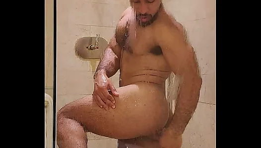 Monstrous Latino Hardcock Showers in Full Glory – Endurance That Stuns – 18+