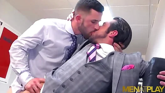 Steamy Encounter: Mike DeMarco Sunny Colucci Heat Up – MenAtPlay Gay