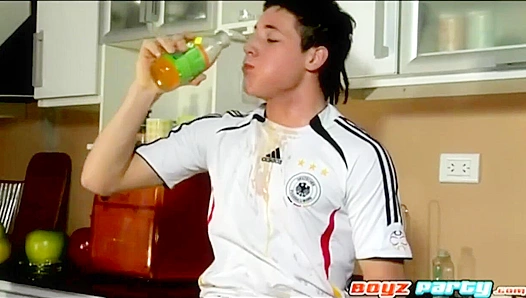 Huge Muscle German Stallion Jerks Off in Sizzling Kitchen Heat – BoyzPartyHeat