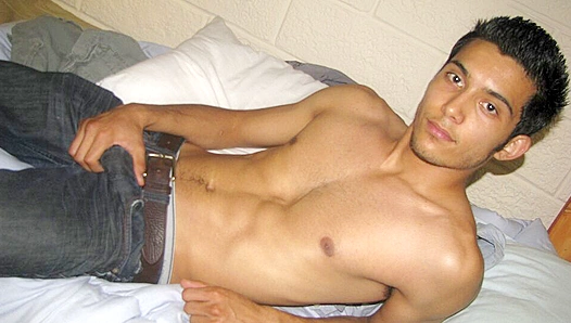 Hungry Ex JERKS His Thatch-Covered Rod Live – Steamy Bareback Solo Session – 18+