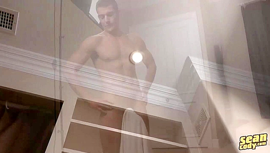 Bareback Heat: Aiden Landon Takes Wild Ride No Condo – GayPorno Hub 18+
