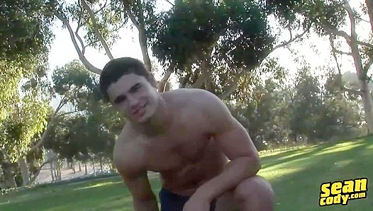 Chiseled Stud Scott Takes On Himself in a Hot Solo Session – GayXXXPorn 18+