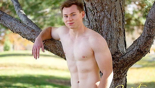 Pale Paradise: Stunning Solo Blowjob Fantasy – CorbinFisher GayXXX