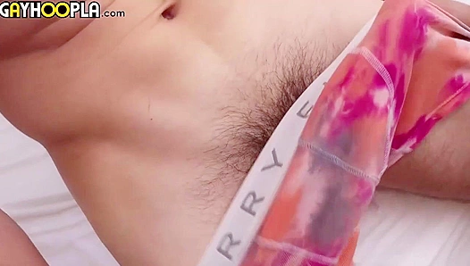 Muscle Cravings: Inked Hunks Solo Massage Turns Steamy – GayPornVault 18+
