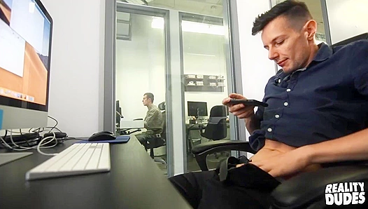 Sean Peek Eddie Rabbits Hot Office Fuck Session – RealityDudes 18+