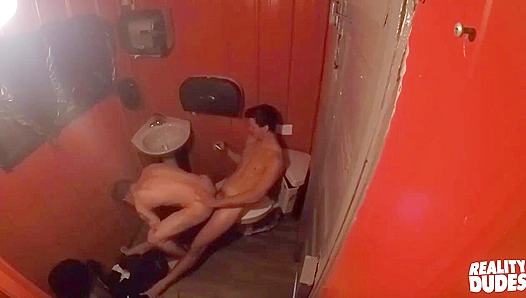 Carter Michaels Commands Pleasure: Bartender Tops Gavin Taylor Hard – RealityDudes
