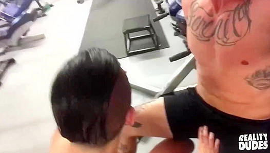 Sweat-Drenched Muscle Hunk Dane Zanders Takes Hard Bareback Ride – Reality Dudes