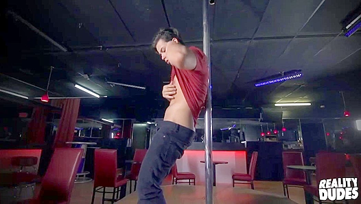 Philippes Steamy Solo Striptease: A Horny Dancer Lets Loose – RealityDudes