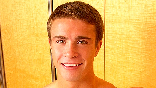 Ripped Muscle God Loses Control: Solo Gym Session Ends in Fiery Masturbation – SeanCodyX