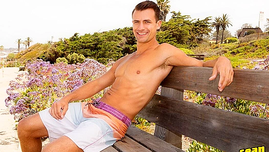 Shy Hunk Malcolm Goes Wild with His Solo Fantasy – SeanCody