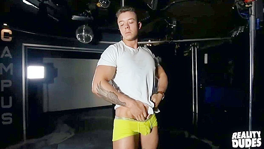 Jacksons Sensual Strip Revealed – Fiery Solo Performance Online – RealityDudes
