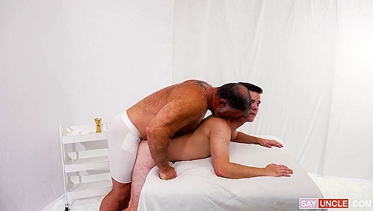 Rick Ryan Fuels Fiery Intimacy With Steamy One-on-One Encounter – 18+