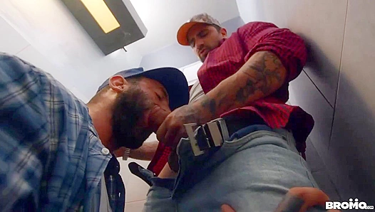 Ryan Bones Markus Kage Get Dirty in Steamy Bareback Fun – TinyGays 18+